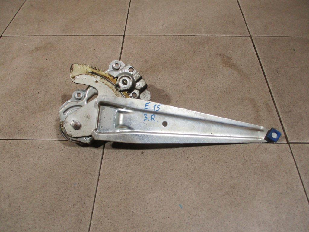 Стеклоподъемник механический задний правый, 550 рублей, Пермь