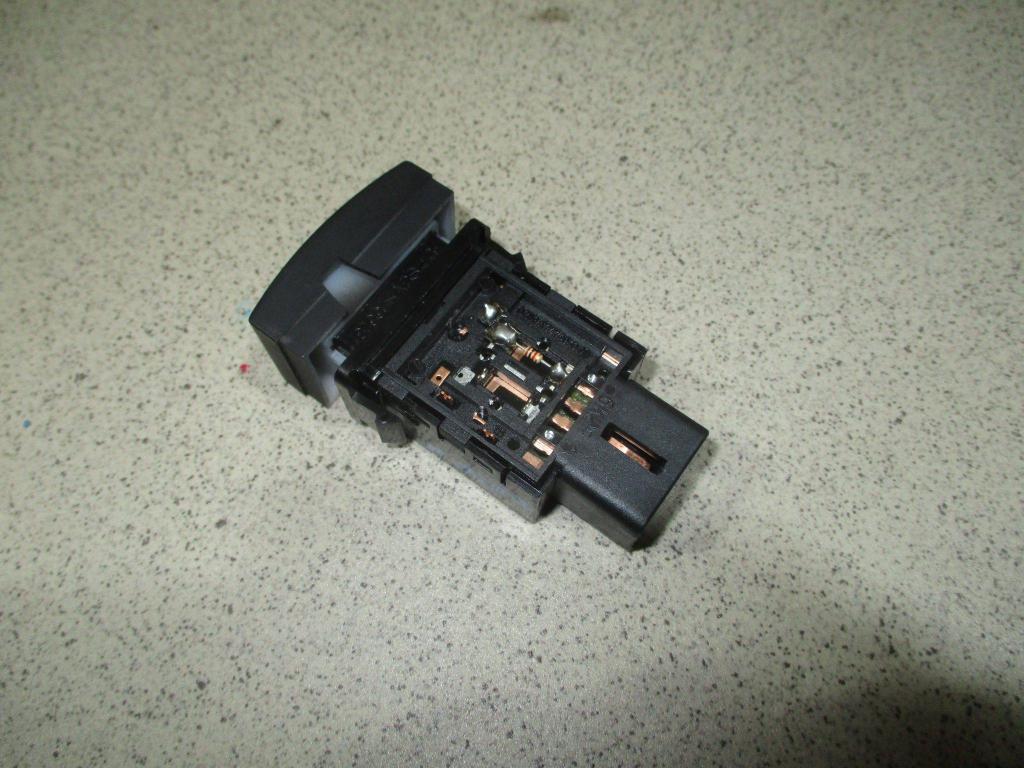 Кнопка антипробуксовочной системы, 500 рублей, Пермь