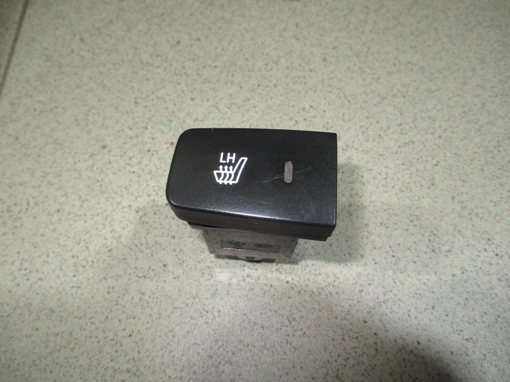 Кнопка обогрева сидений, 500 рублей, Пермь