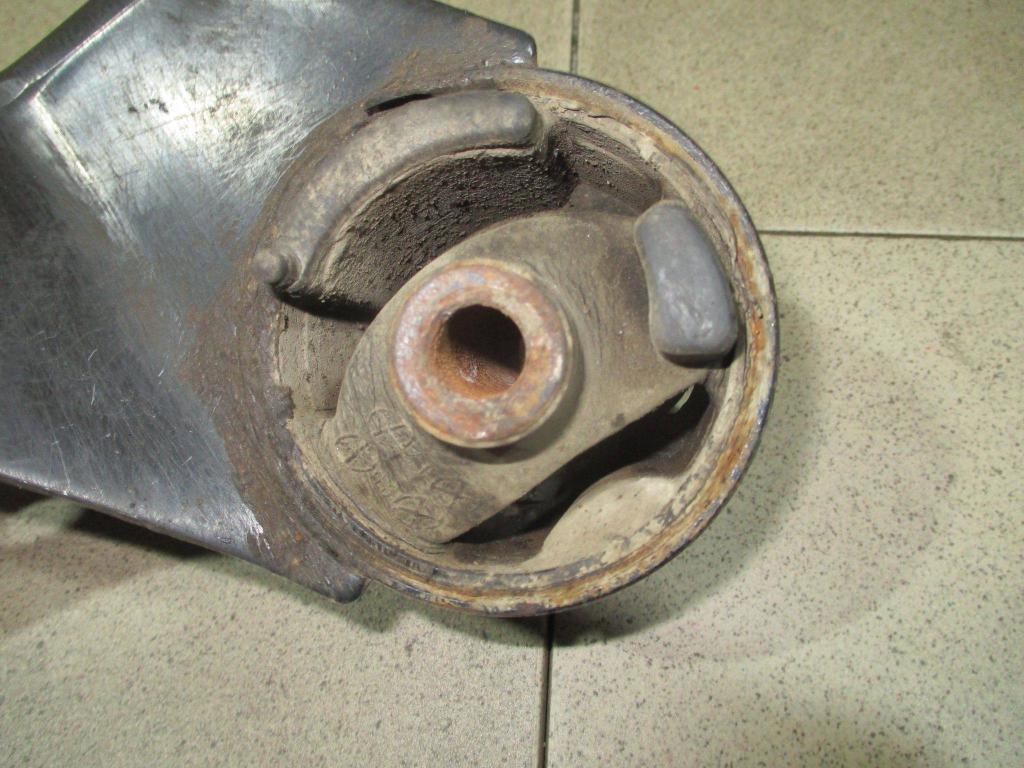 Опора КПП левая, 1000 рублей, Пермь