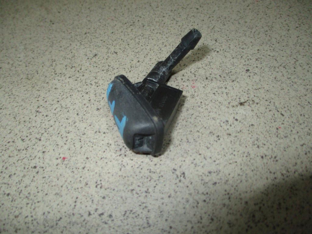 Форсунка омывателя лобового стекла, 500 рублей, Пермь