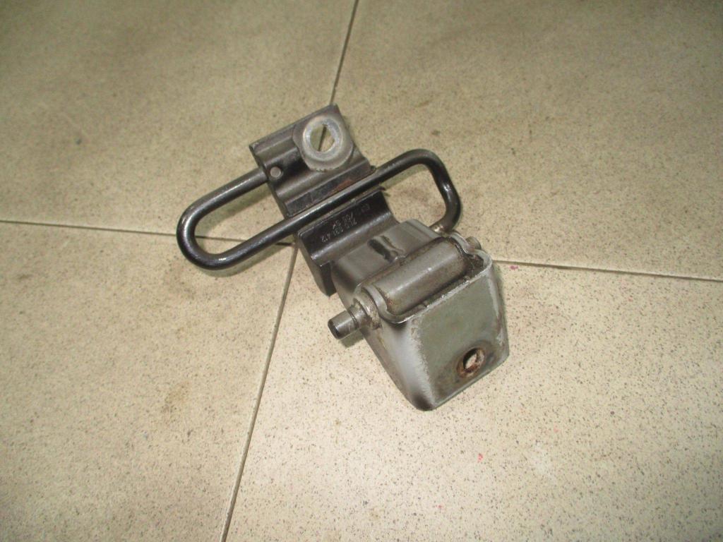 Петля двери передней правой нижняя, 500 рублей, Пермь