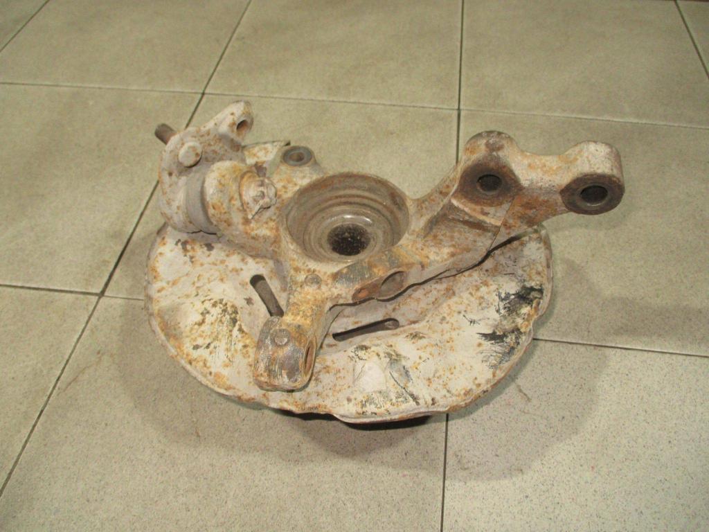 Кулак поворотный передний правый, 2500 рублей, Пермь