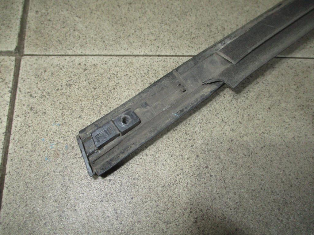 Накладка стекла переднего правого, 500 рублей, Пермь