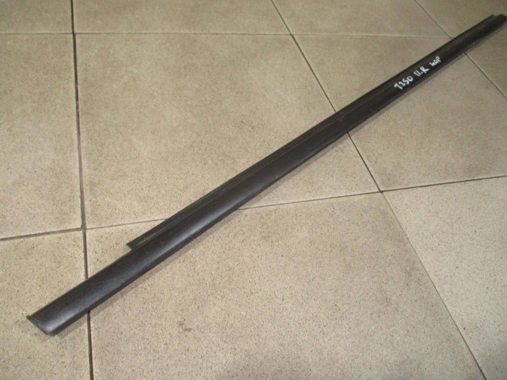 Накладка стекла переднего правого, 700 рублей, Пермь