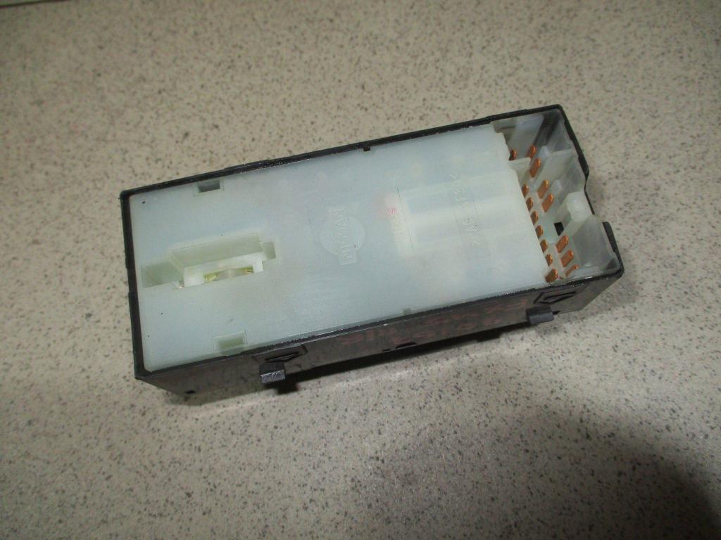 Кнопка стеклоподъемника, 500 рублей, Пермь