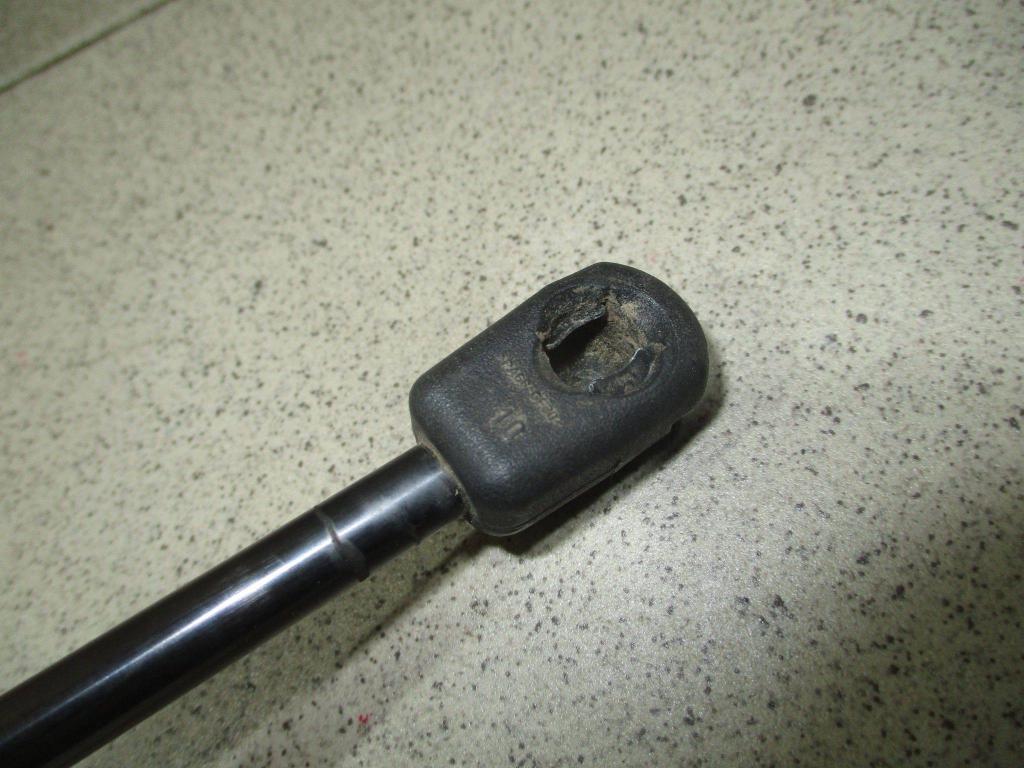 Амортизатор двери багажника, 500 рублей, Пермь