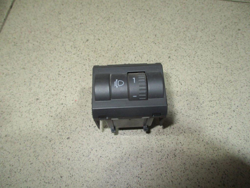 Кнопка корректора фар, 500 рублей, Пермь