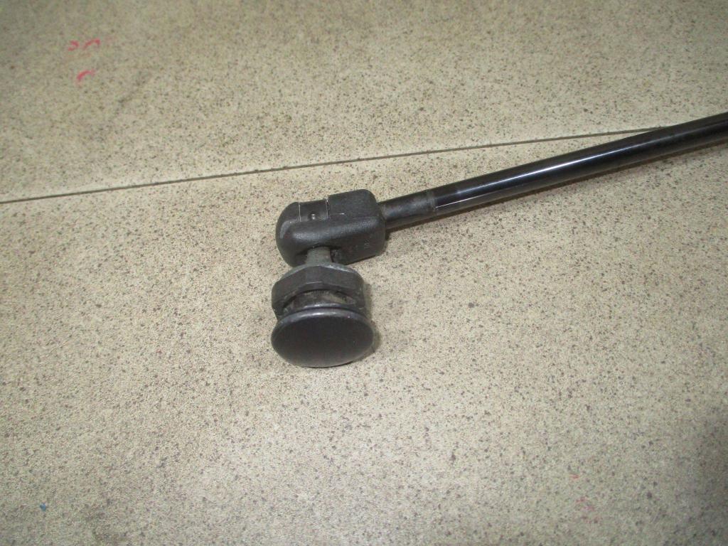 Амортизатор стекла багажника, 500 рублей, Пермь