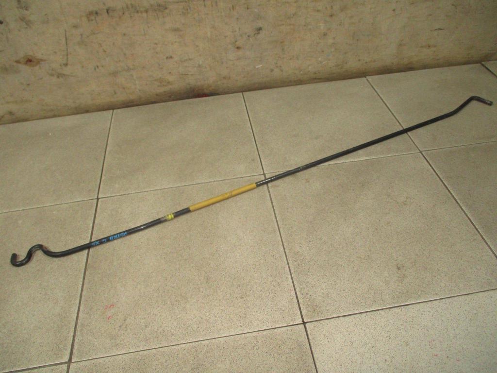 Держатель капота, 500 рублей, Пермь