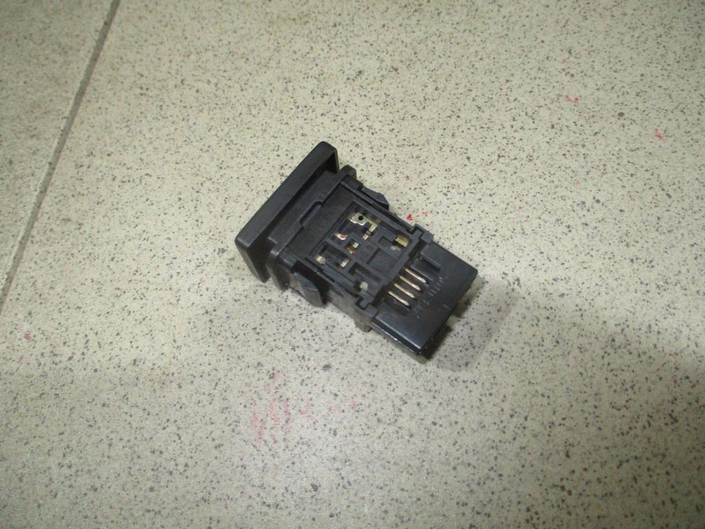 Кнопка антипробуксовочной системы, 500 рублей, Пермь