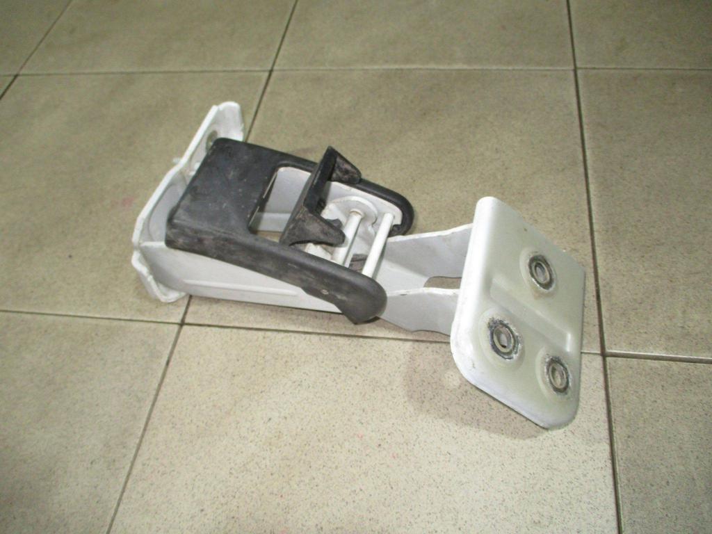 Петля двери багажника нижняя, 2000 рублей, Пермь