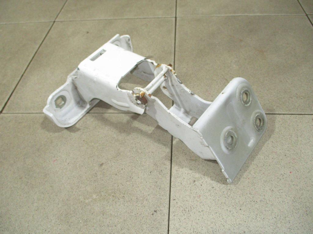 Петля двери багажника верхняя, 2000 рублей, Пермь