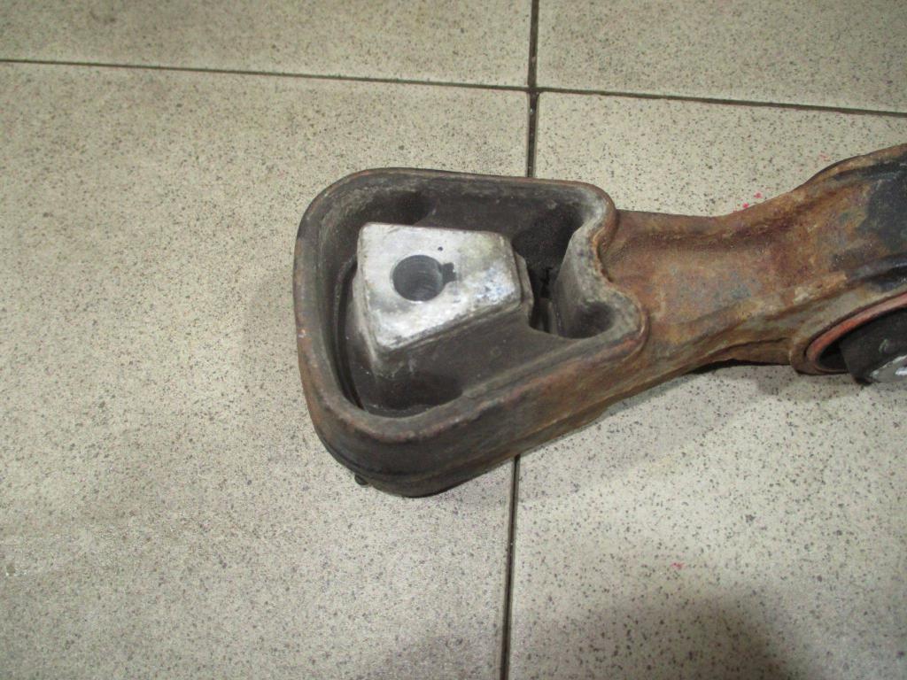 Опора двигателя правая, 1500 рублей, Пермь