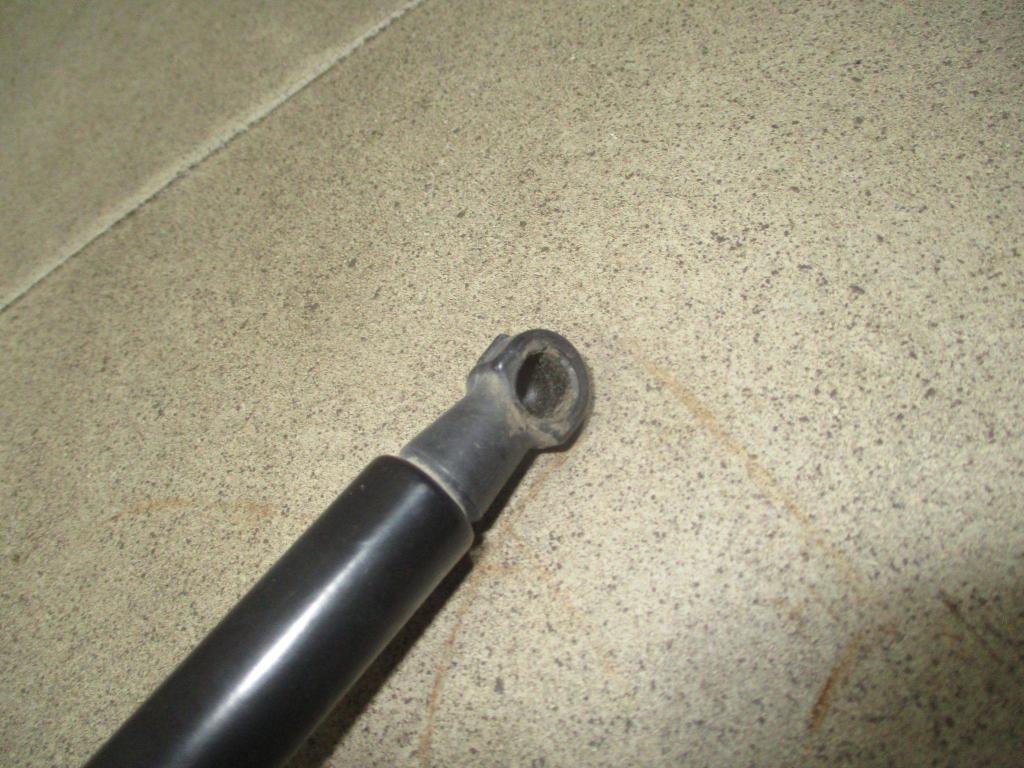 Амортизатор стекла багажника, 1000 рублей, Пермь