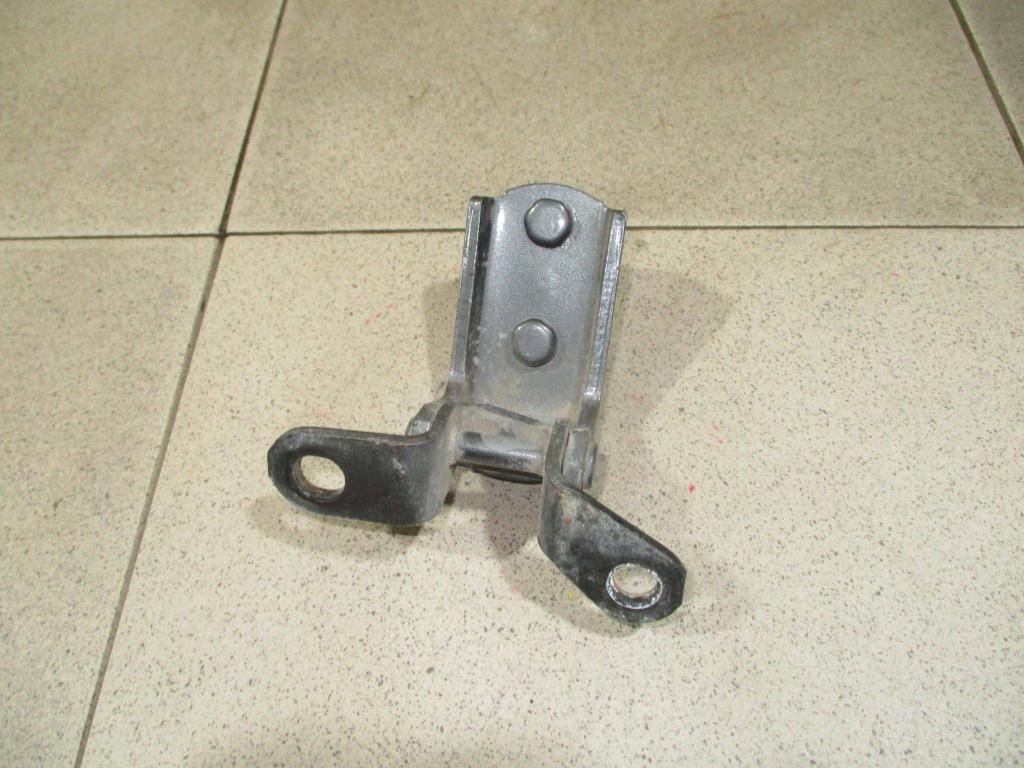 Петля двери задней правой нижняя, 500 рублей, Пермь