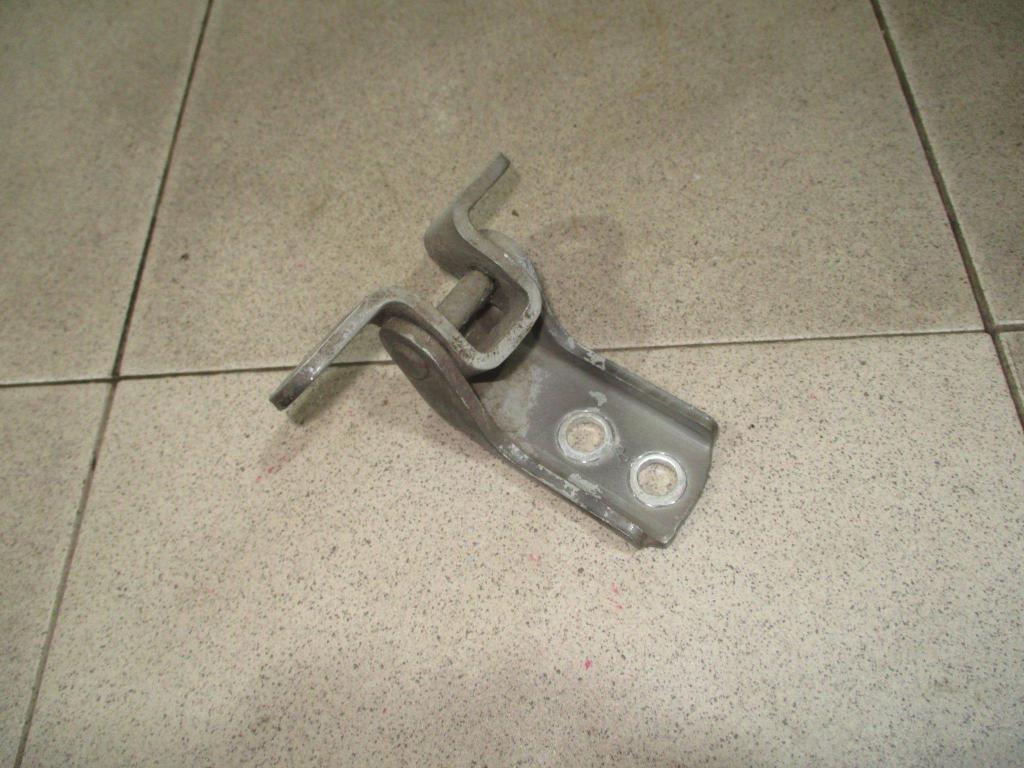 Петля двери передней правой верхняя, 550 рублей, Пермь