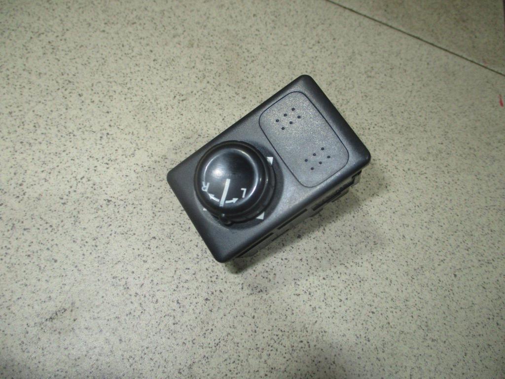 Переключатель регулировки зеркала, 500 рублей, Пермь