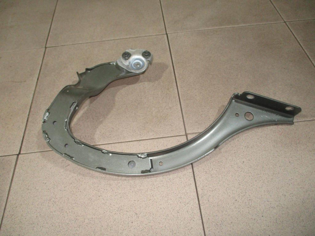 Петля крышки багажника, 850 рублей, Пермь