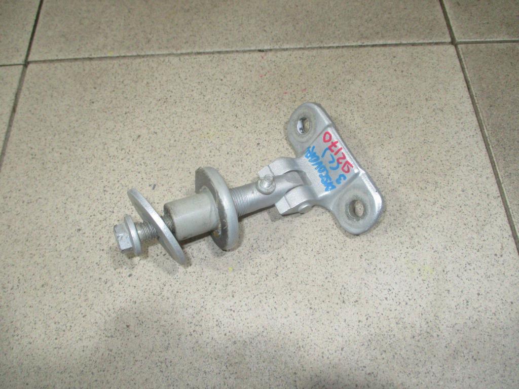 Петля двери багажника верхняя, 1000 рублей, Пермь