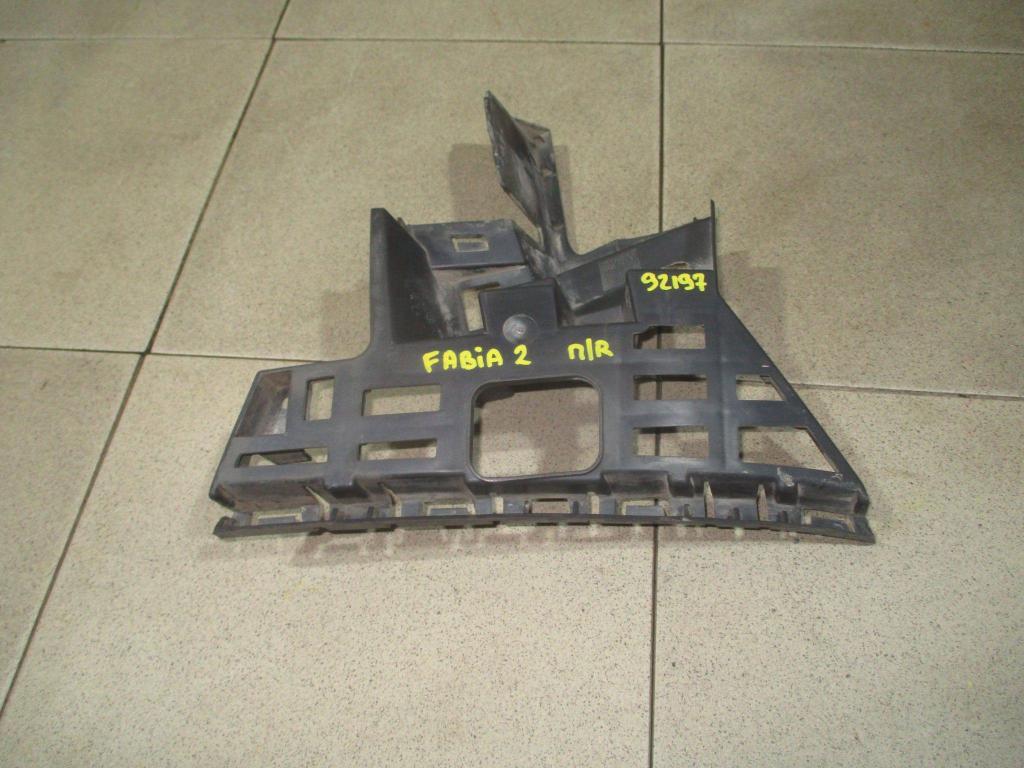 Кронштейн переднего бампера правый, 700 рублей, Пермь