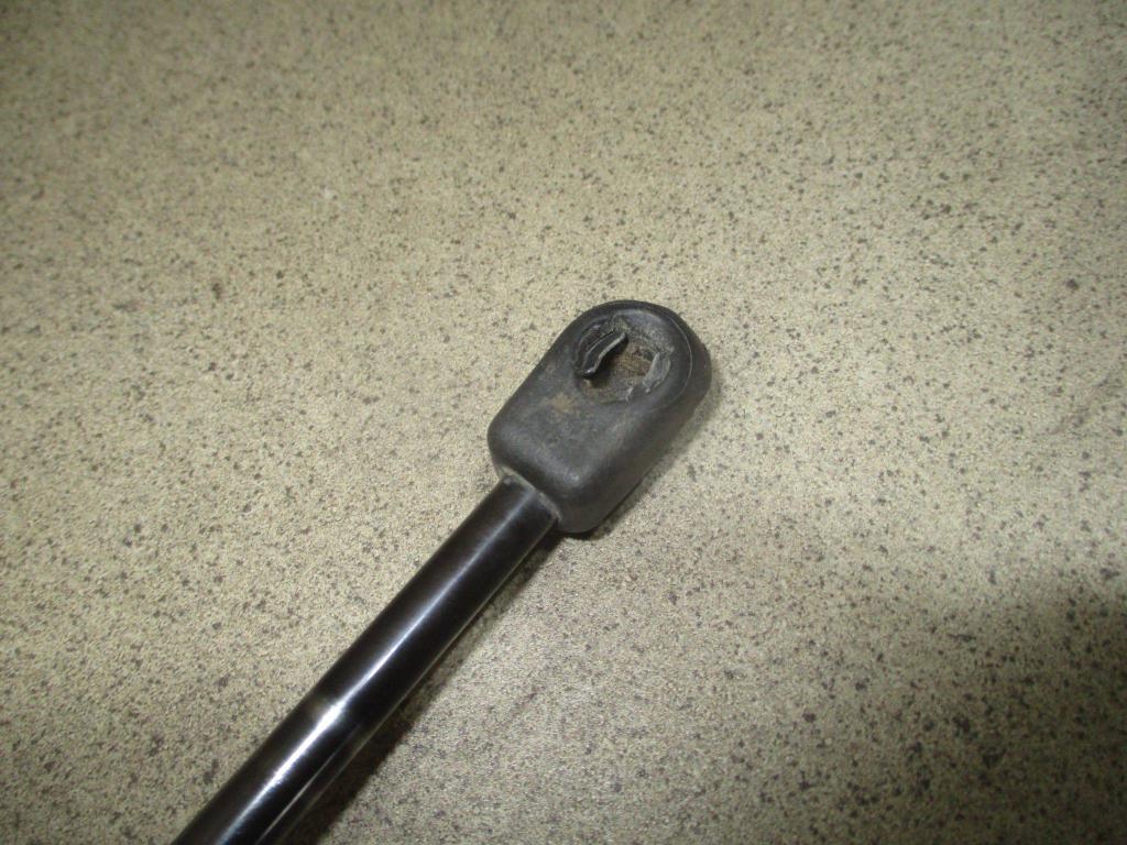 Амортизатор двери багажника, 500 рублей, Пермь