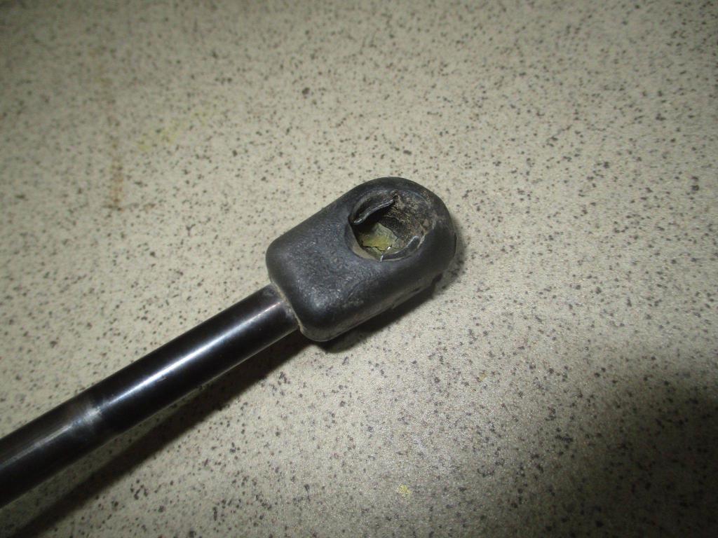 Амортизатор двери багажника, 500 рублей, Пермь