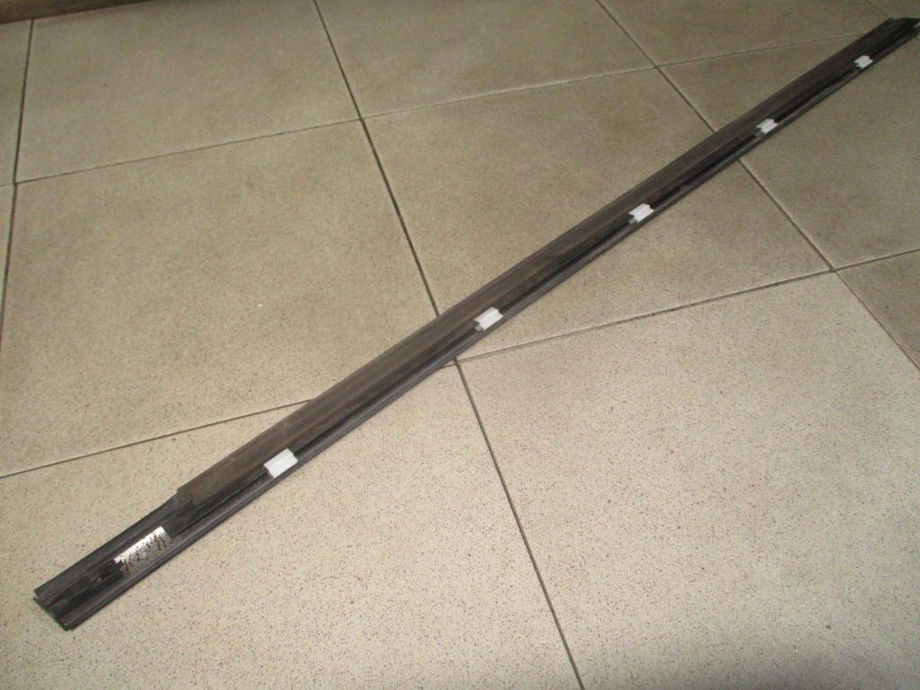 Накладка стекла переднего левого, 1000 рублей, Пермь