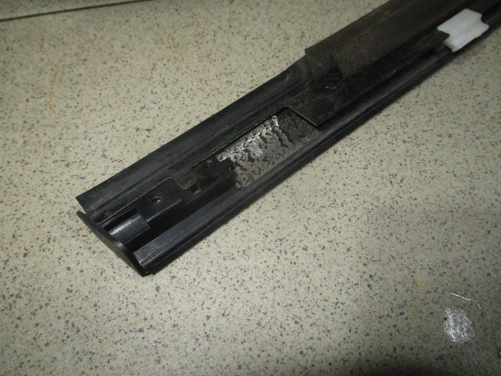 Накладка стекла переднего левого, 1000 рублей, Пермь