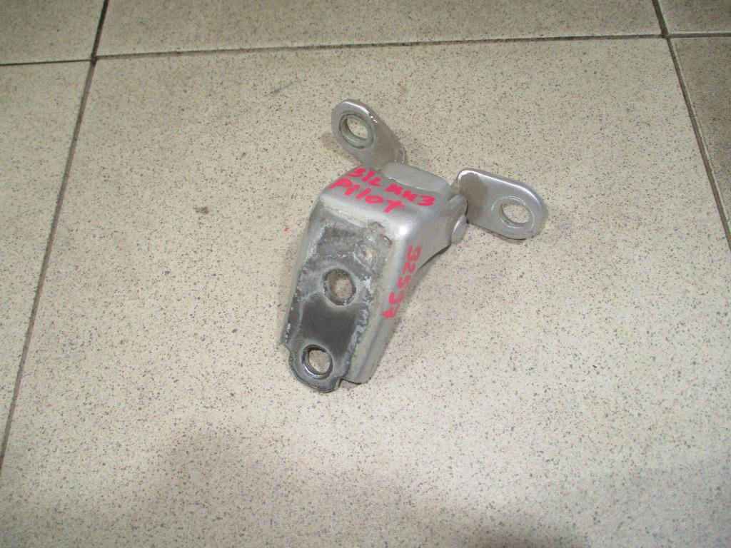 Петля двери задней левой нижняя, 500 рублей, Пермь