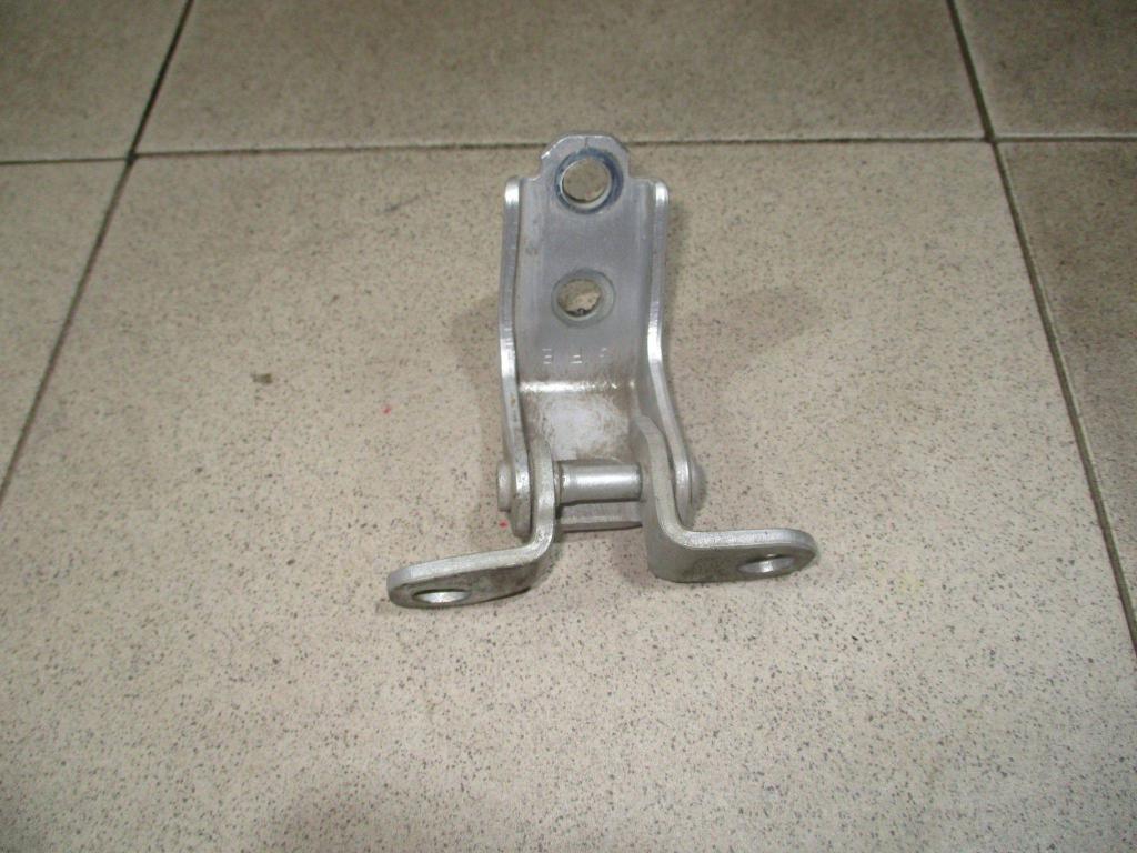 Петля двери задней левой нижняя, 500 рублей, Пермь