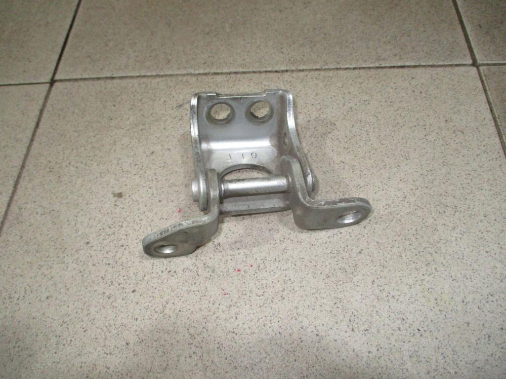 Петля двери задней правой верхняя, 500 рублей, Пермь