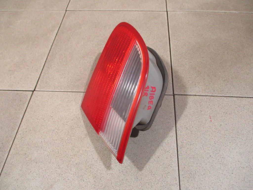 Фонарь задний внутренний правый, 1000 рублей, Пермь