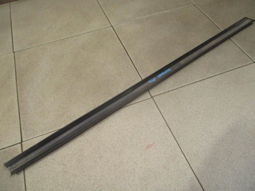 Накладка стекла переднего левого, 800 рублей, Пермь