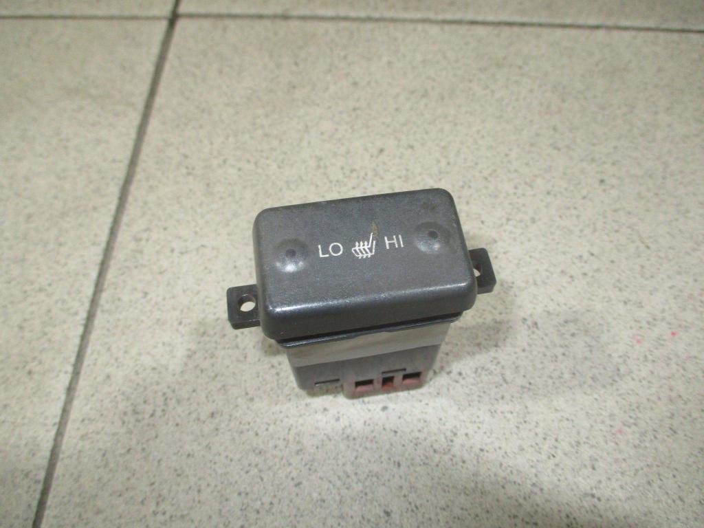 Кнопка обогрева сидений, 500 рублей, Пермь