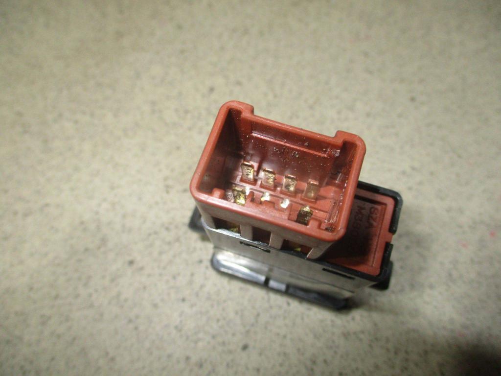 Кнопка обогрева сидений, 500 рублей, Пермь