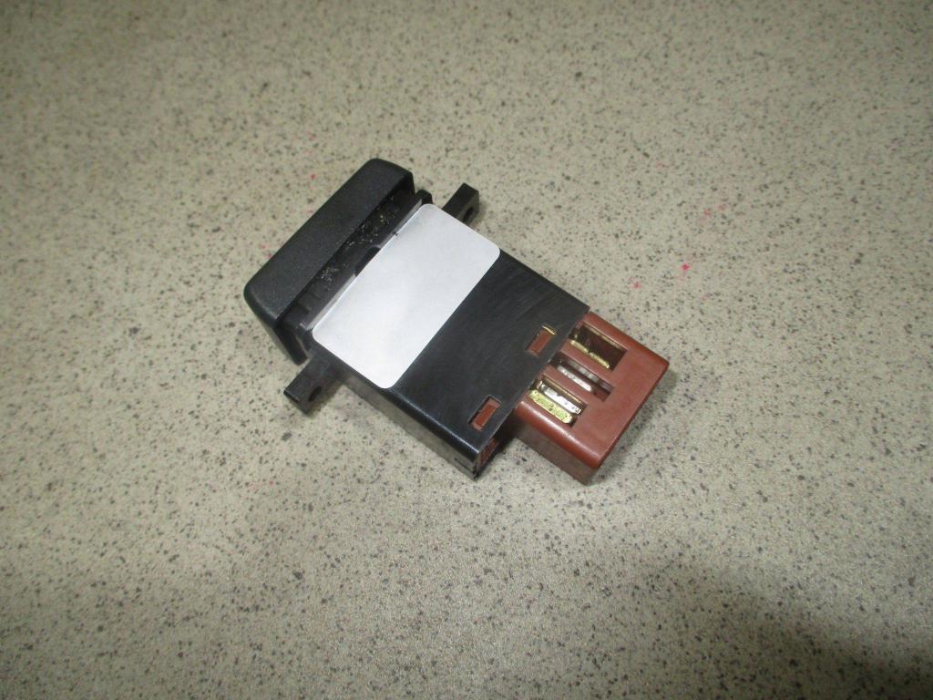 Кнопка обогрева сидений, 500 рублей, Пермь