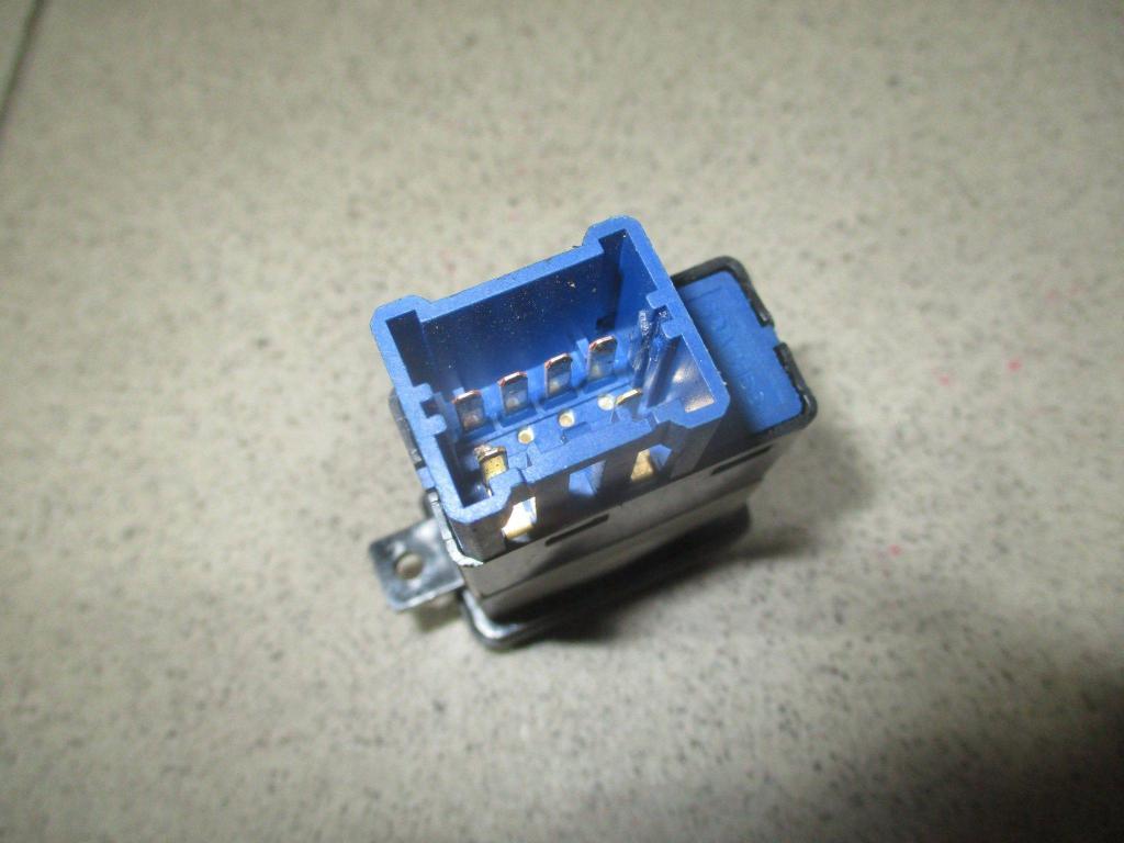 Кнопка обогрева сидений, 500 рублей, Пермь