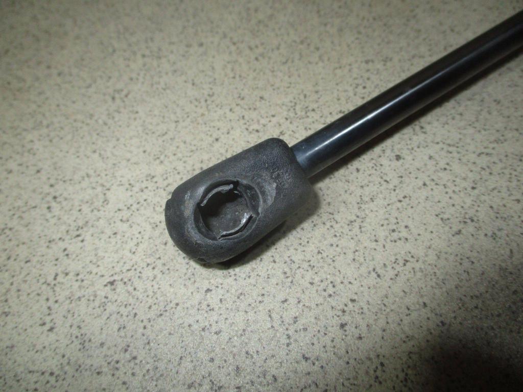 Амортизатор крышки багажника, 500 рублей, Пермь