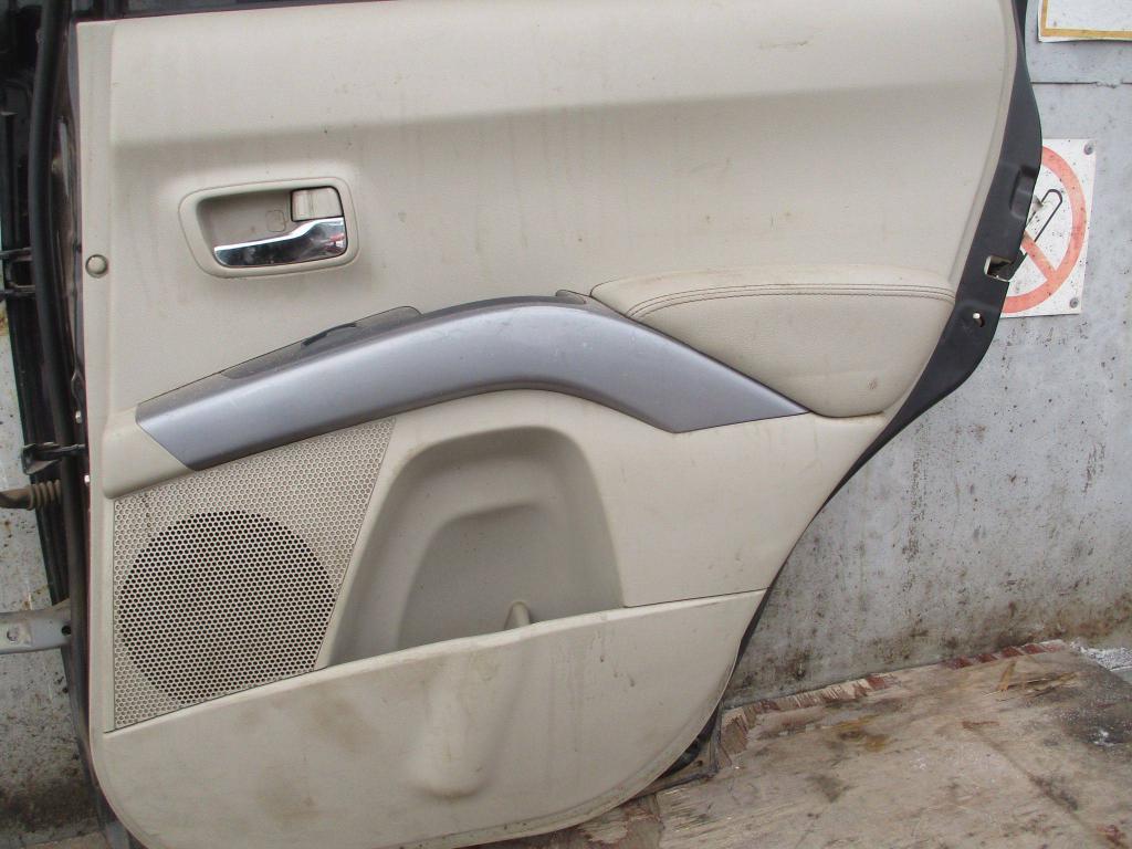 Обшивка двери задней правой, 1000 рублей, Пермь