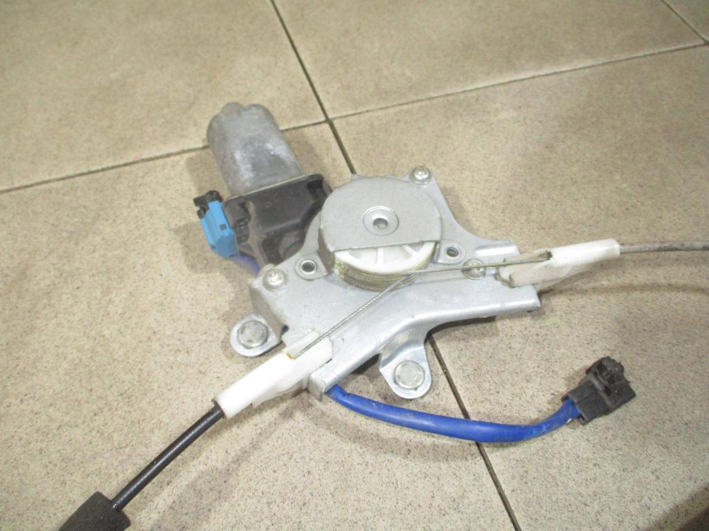 Стеклоподъемник задний правый, 900 рублей, Пермь