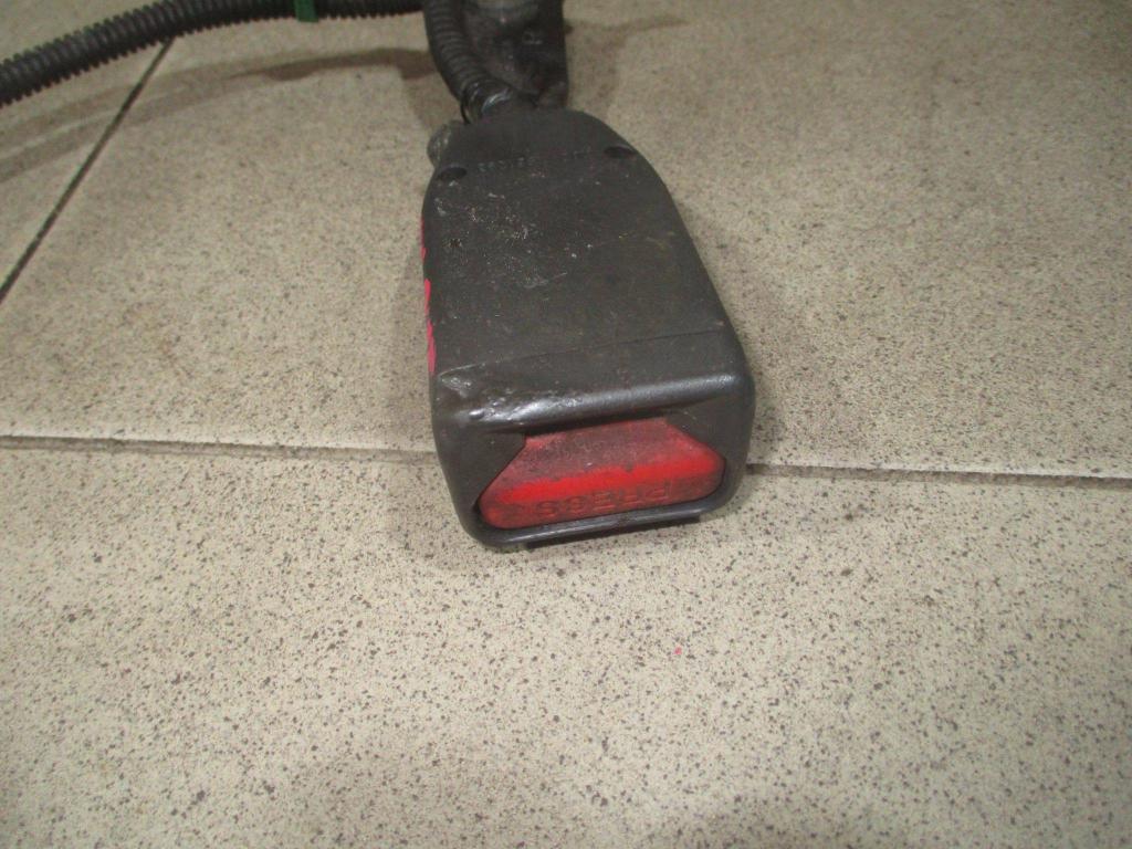 Ответная часть ремня безопасности, 1000 рублей, Пермь