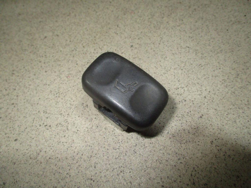 Кнопка регулировки сиденья, 1000 рублей, Пермь