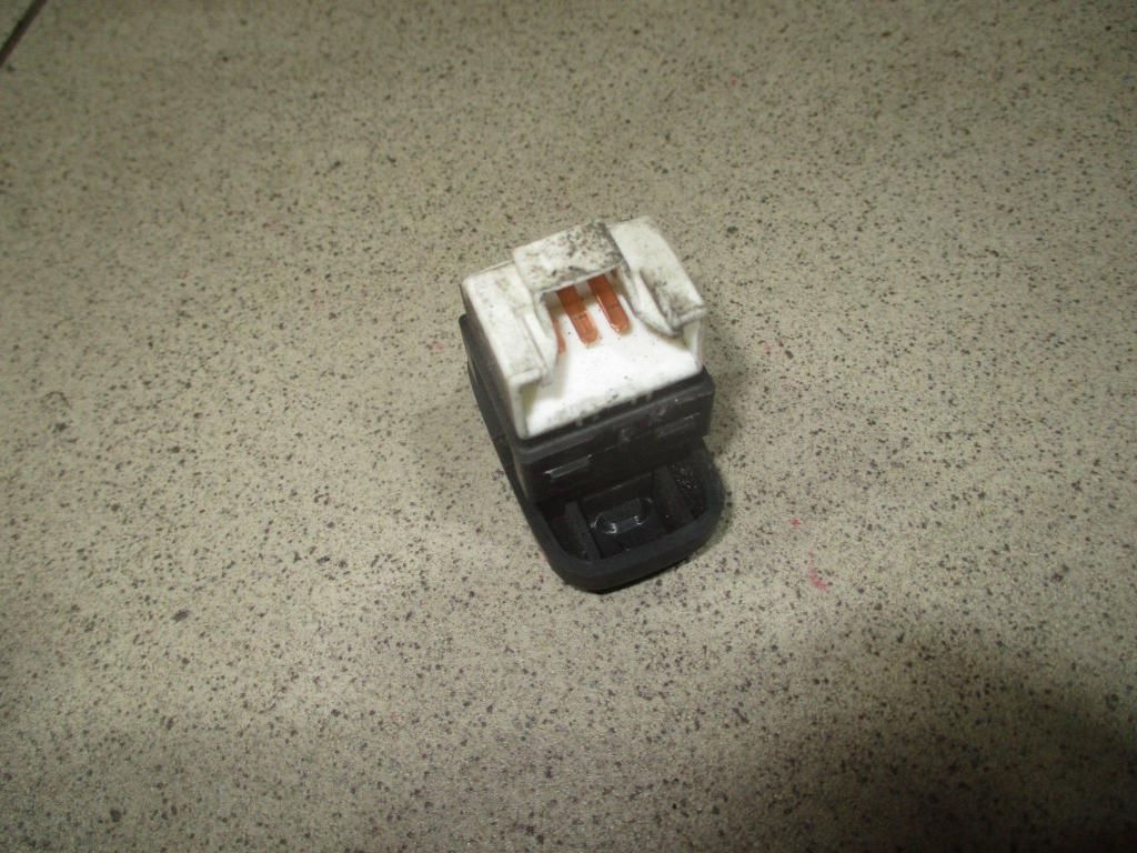 Кнопка регулировки сиденья, 1000 рублей, Пермь