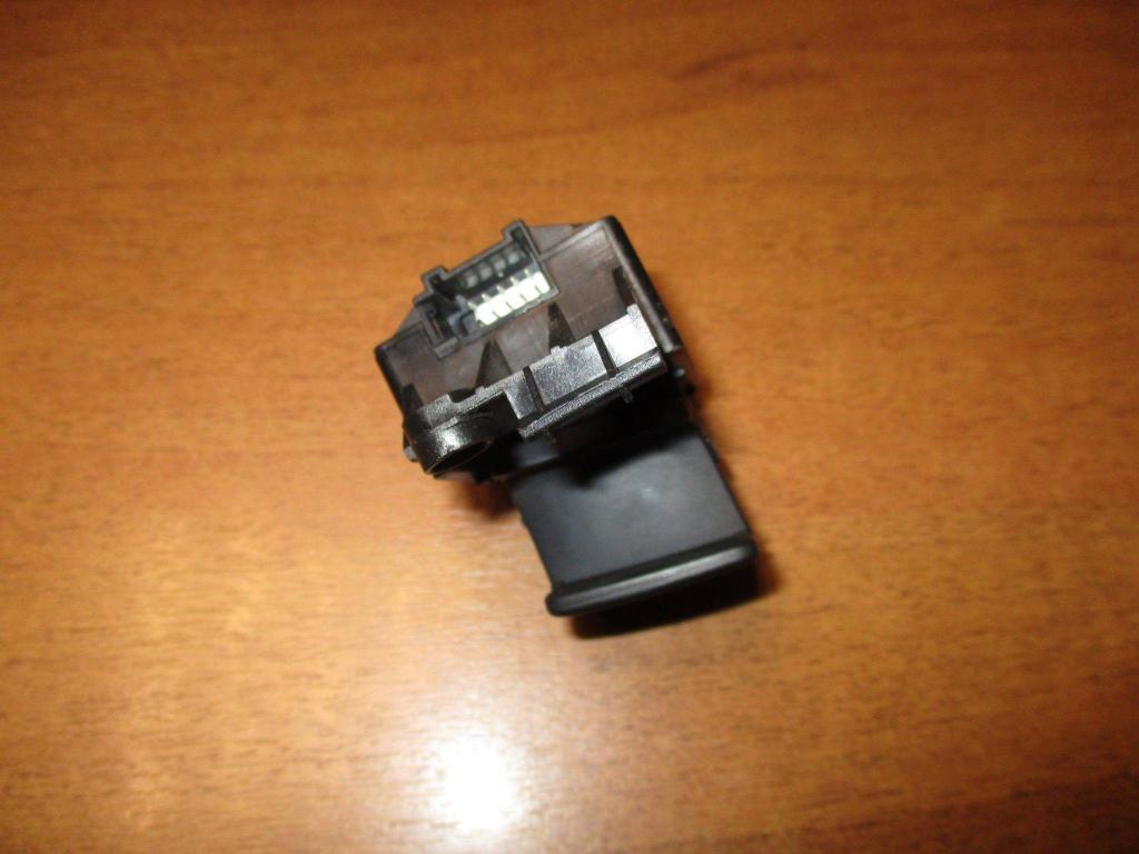 Кнопка фиксатора стояночного тормоза, 1000 рублей, Пермь