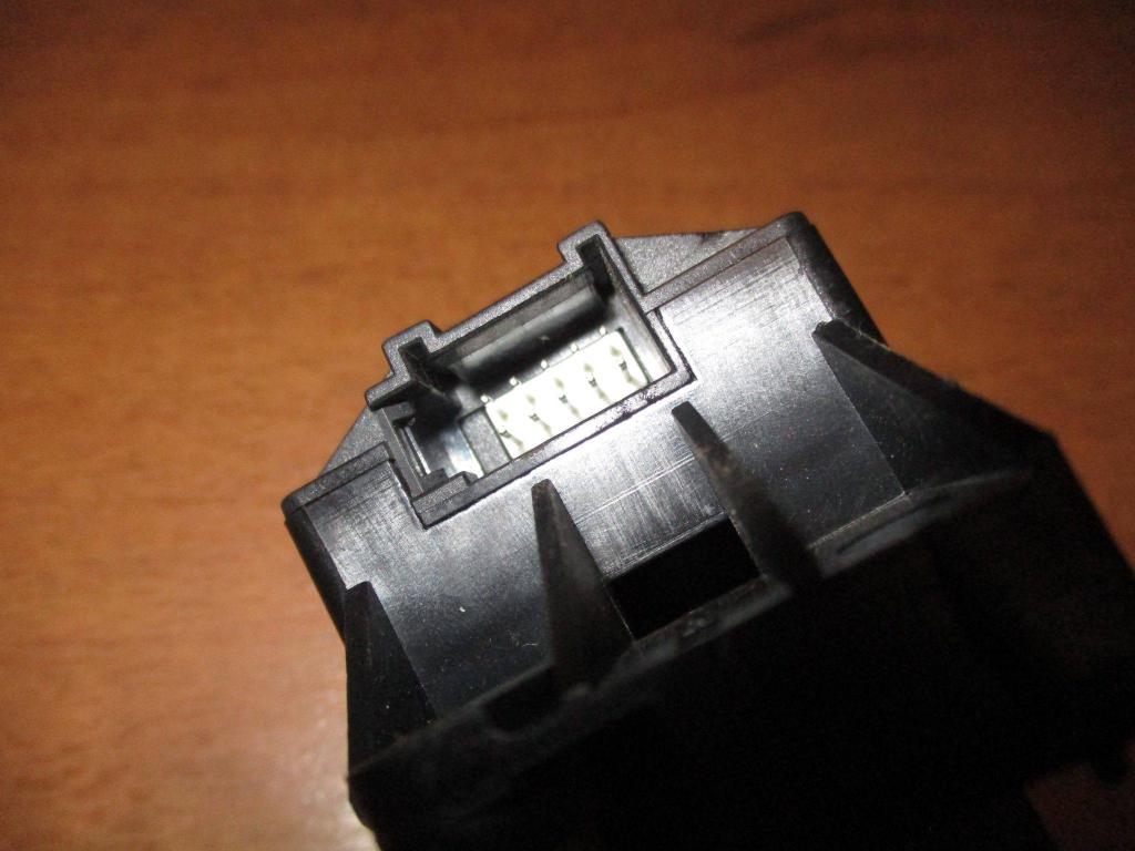 Кнопка фиксатора стояночного тормоза, 1000 рублей, Пермь