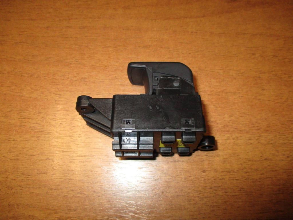 Кнопка фиксатора стояночного тормоза, 1000 рублей, Пермь