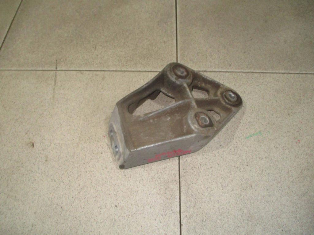 Кронштейн двигателя правый, 500 рублей, Пермь