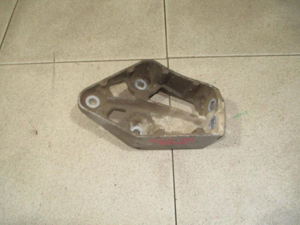 Кронштейн двигателя правый, 500 рублей, Пермь