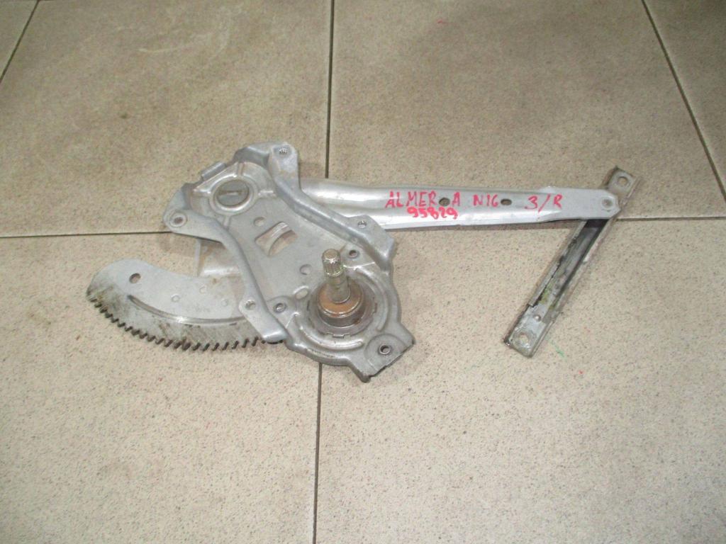 Стеклоподъемник механический задний правый, 500 рублей, Пермь